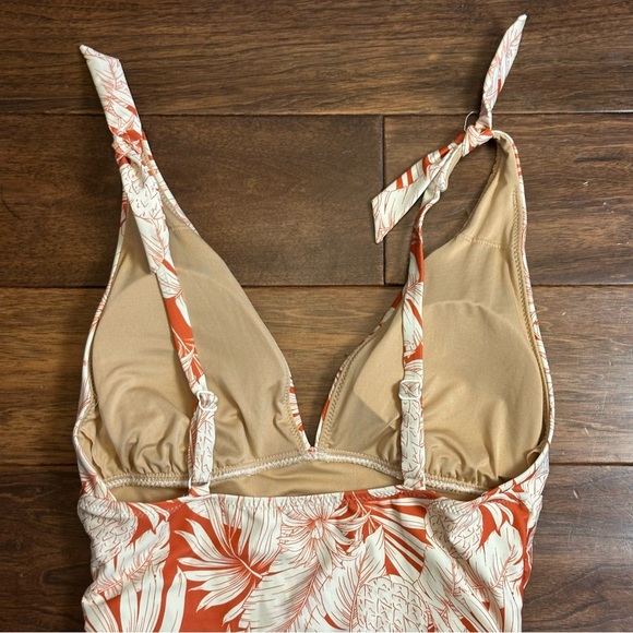 Old Navy Floral Tie Shoulder Ruched Plunge One Piece Swimsuit - Picture 6 of 10